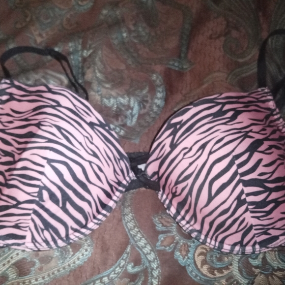 Donated Animal print bra - Picture 2 of 8